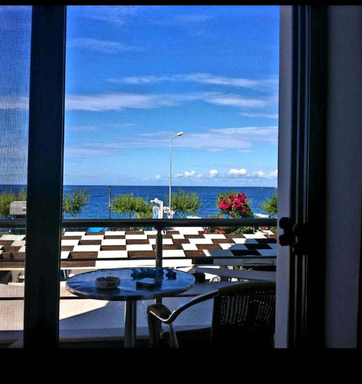 Dhima Hotel Himara Zewnętrze zdjęcie