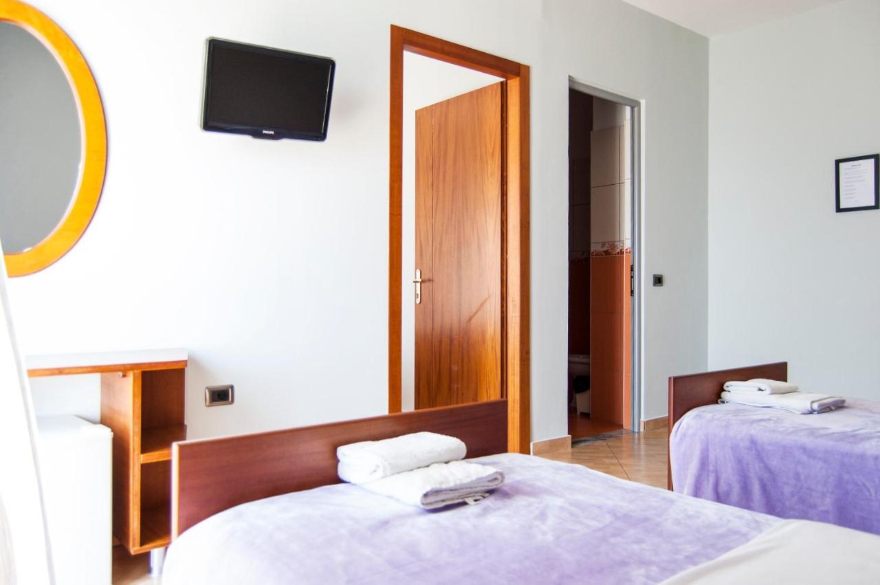 Dhima Hotel Himara Zewnętrze zdjęcie